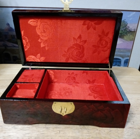 1980's Vintage Chinese Jewelry/Music Box 🎵Oriental Lacquer Wood Satin Lining🎻 - Picture 12 of 14